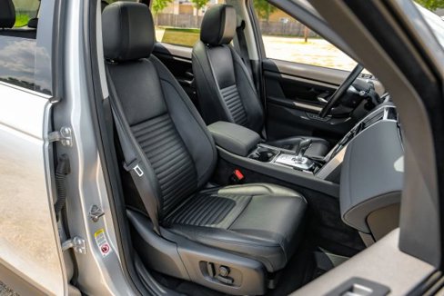 Used 2020 Land Rover Discovery Sport SE image 35