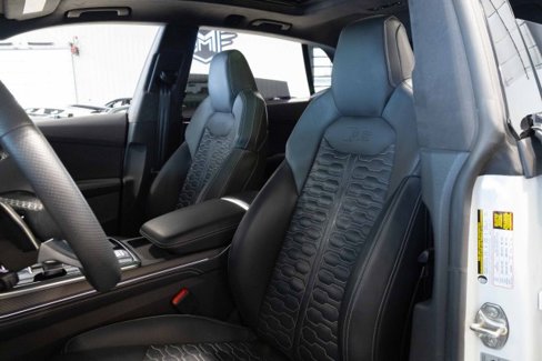 Used 2023 Audi RS Q8 w/ Black Optic Package image 18