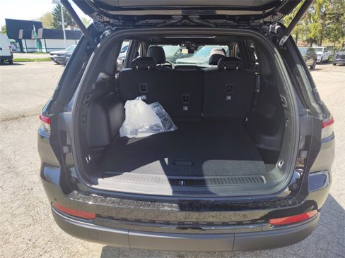 New 2025 Jeep Grand Cherokee Limited w/ Luxury Tech Group II image 37