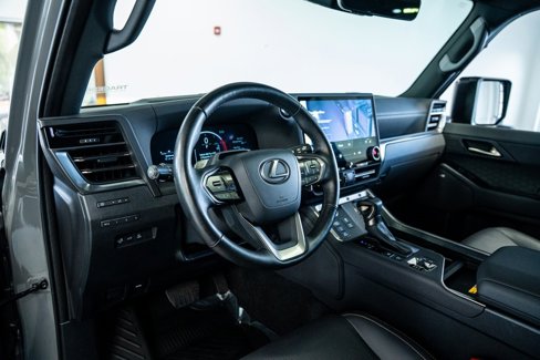 Used 2024 Lexus GX 550 image 33