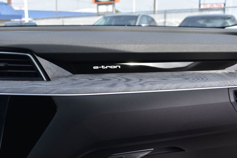 Used 2022 Audi e-tron Premium image 15