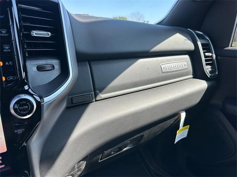 New 2026 RAM 1500 4x4 Crew Cab image 24