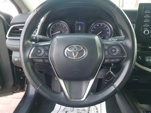 Used 2024 Toyota Camry SE image 18