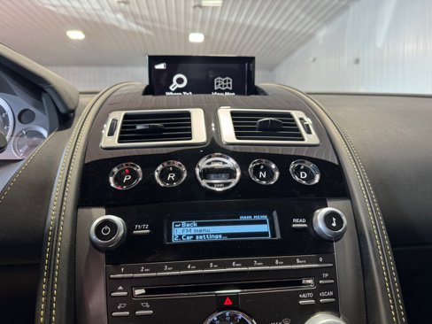 Used 2015 Aston Martin DB9 Coupe image 34