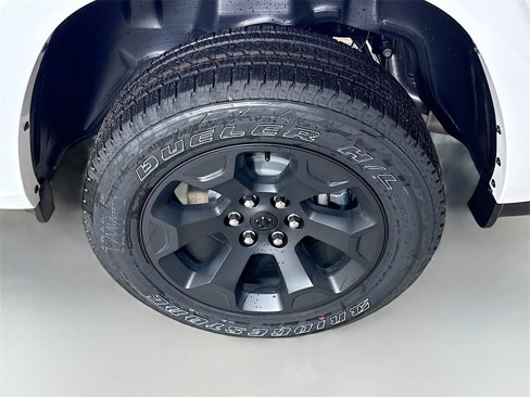 New 2026 RAM 1500 4x4 Crew Cab image 33