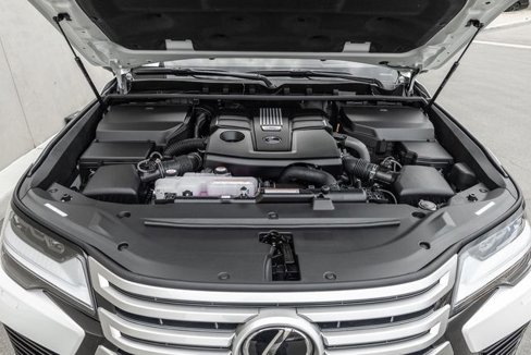 New 2025 Lexus LX 600 4WD w/ Luxury Package image 12