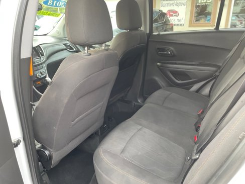 Used 2018 Chevrolet Trax LT image 19