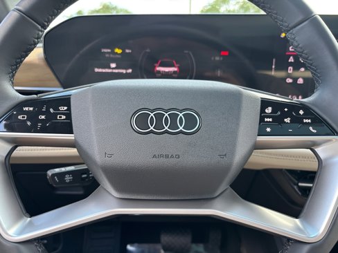 Used 2025 Audi Q6 e-tron Premium Plus w/ Premium Plus image 44