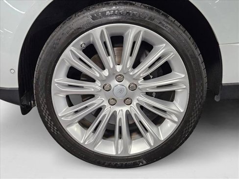 Used 2019 Land Rover Range Rover Long Wheelbase Autobiography image 23