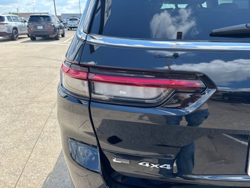 Used 2021 Jeep Grand Cherokee L Limited w/ Luxury Tech Group II image 10