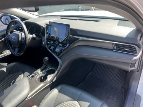 Used 2022 Toyota Camry SE image 16