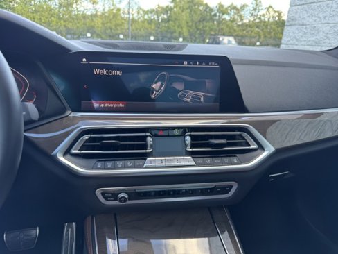 Used 2019 BMW X5 xDrive50i w/ M Sport Package image 24