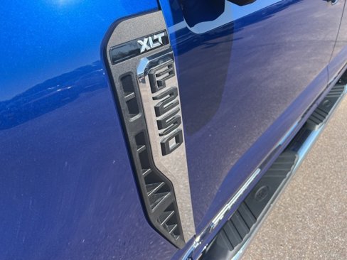 New 2026 Ford F250 4x4 Crew Cab Super Duty image 9