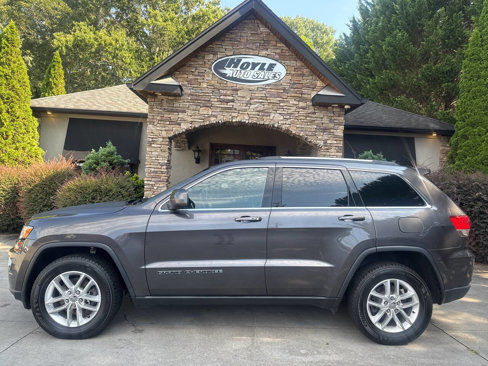 Used 2018 Jeep Grand Cherokee Laredo image 1