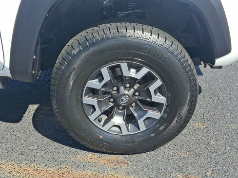 Used 2022 Toyota Tacoma TRD Off-Road image 8