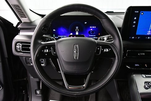 Used 2025 Lincoln Aviator AWD image 17