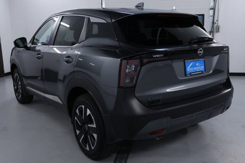 Used 2025 Nissan Kicks SV image 5