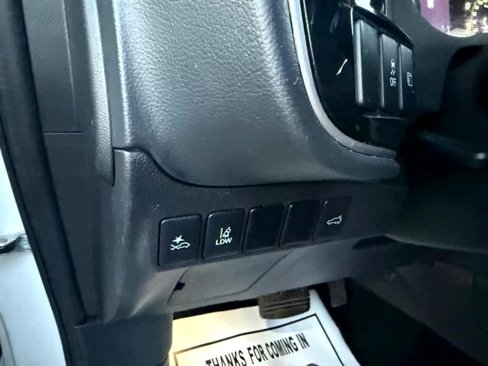 Used 2020 Mitsubishi Outlander SEL image 22