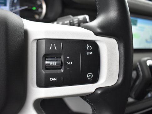 Used 2023 Land Rover Defender 110 X-Dynamic SE image 14