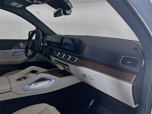 New 2026 Mercedes-Benz GLS 580 4MATIC image 31