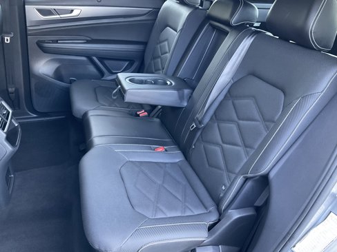 Used 2024 Volkswagen Atlas Cross Sport SE image 35