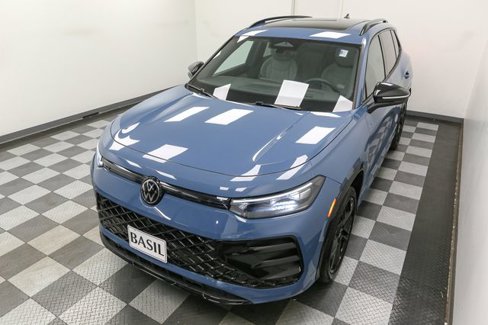 New 2025 Volkswagen Tiguan SE R-Line image 7