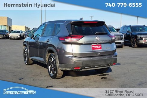 Used 2024 Nissan Rogue SV image 5
