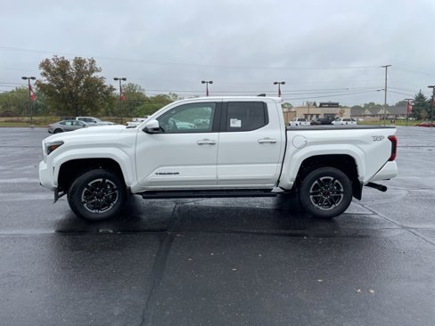 New 2025 Toyota Tacoma TRD Sport image 2