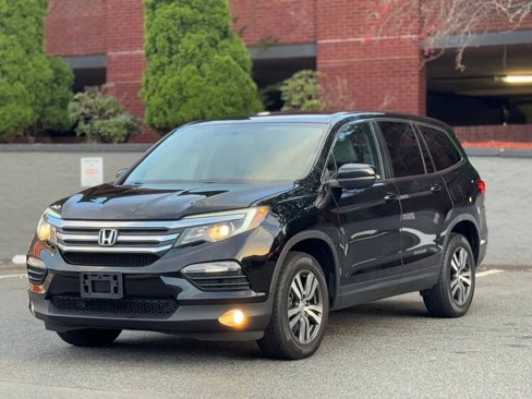 Used 2018 Honda Pilot EX image 1