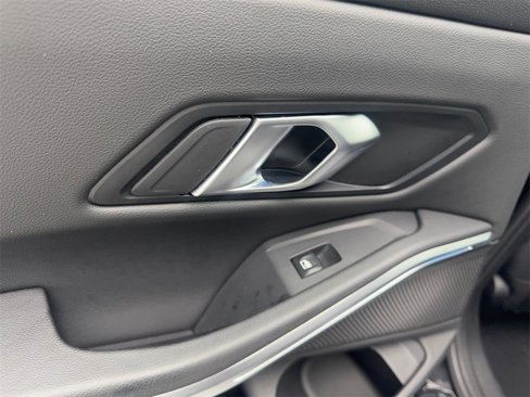 Used 2025 BMW 330i Sedan image 38