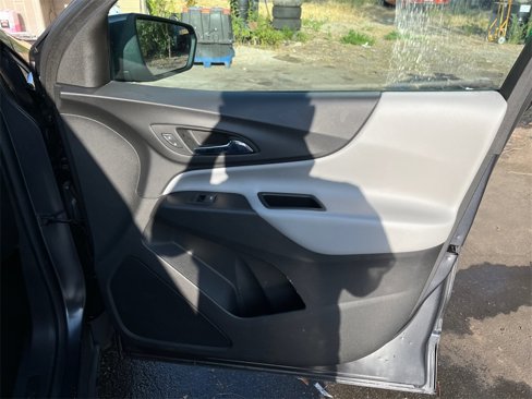 Used 2022 Chevrolet Equinox LT image 17
