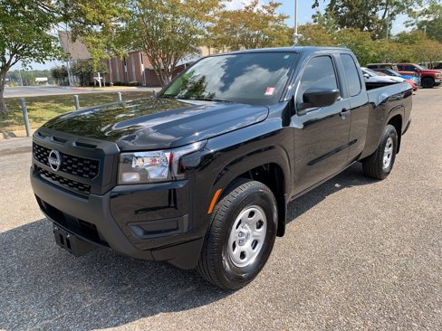 Used 2025 Nissan Frontier S image 4