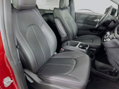 New 2026 Chrysler Pacifica Select image 29