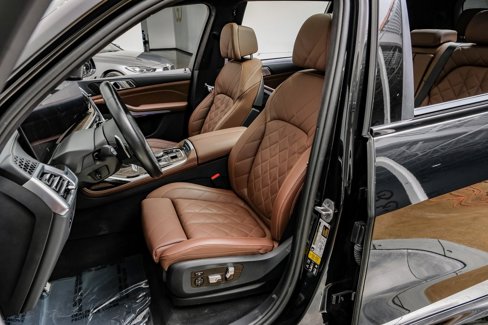 Used 2024 BMW X7 xDrive40i w/ M Sport Package image 35