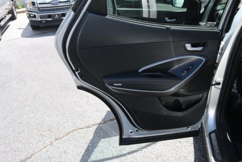 Used 2018 Hyundai Santa Fe Sport image 16