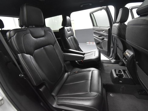 Used 2024 Jeep Grand Cherokee L Limited w/ Luxury Tech Group II image 53