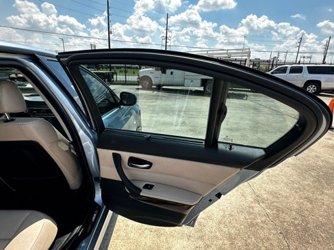 Used 2010 BMW 335i Sedan image 18