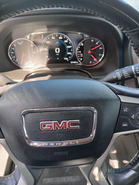 Used 2019 GMC Acadia Denali image 15