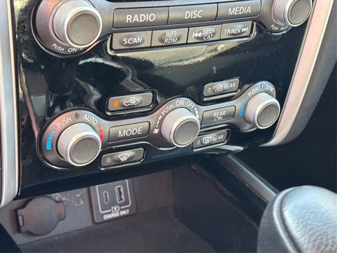 Used 2019 Nissan Pathfinder SV image 41