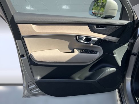 New 2026 Volvo XC90 T8 Plus image 22