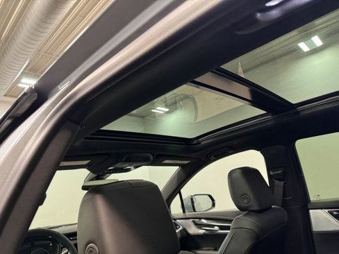 Used 2025 Cadillac XT5 Premium Luxury image 11