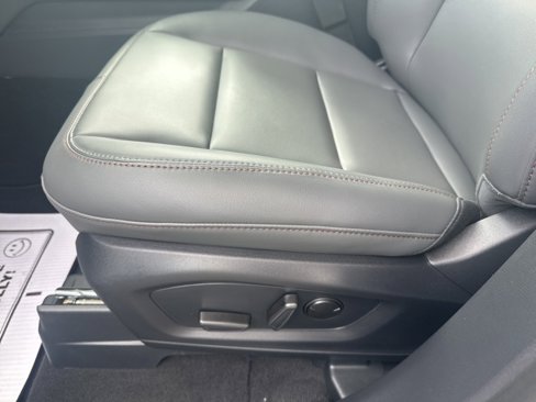 New 2025 Ford Explorer Active image 7