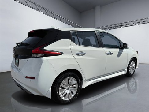 Used 2023 Nissan Leaf S image 7