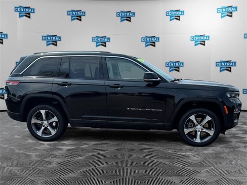 Used 2023 Jeep Grand Cherokee 4WD 4xe image 7