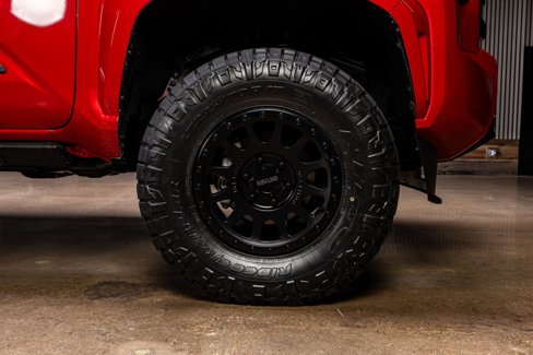 Used 2025 Toyota Tacoma SR5 image 12