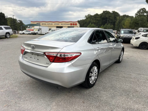 Used 2016 Toyota Camry LE image 5