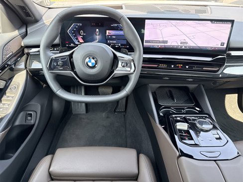 Used 2024 BMW 530i image 13
