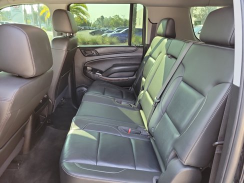 Used 2018 Chevrolet Suburban LT image 27