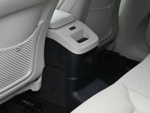 New 2025 Volvo XC60 T8 Plus w/ Protection Package Premier image 25