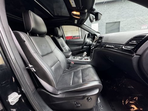 Used 2020 Jeep Grand Cherokee Overland image 19